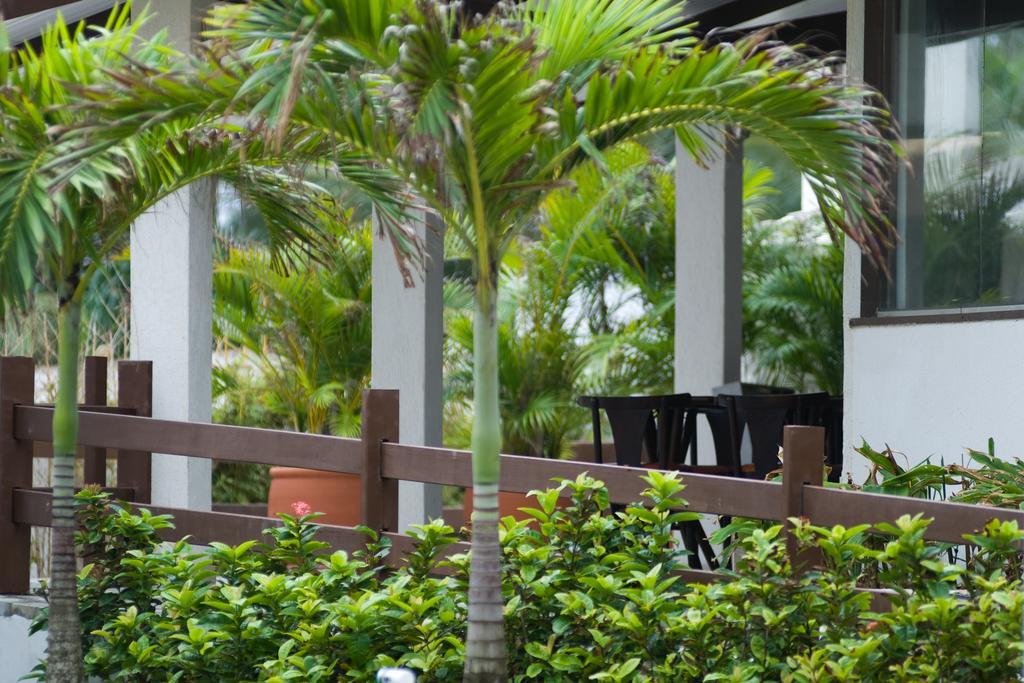 Oyo Hotel Arembepe Beach Hotel, Camacari Exterior photo